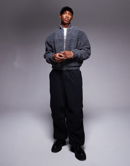 ASOS DESIGN - Grå træningsjakke i imiteret lammeskind og oversized og firkantet pasform, 3 af 4