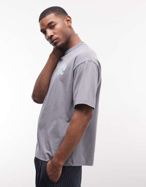 ASOS DESIGN – Grå, tvättad, kraftig t-shirt i oversize med boxig passform och Seoul-tryck , 4 av 5