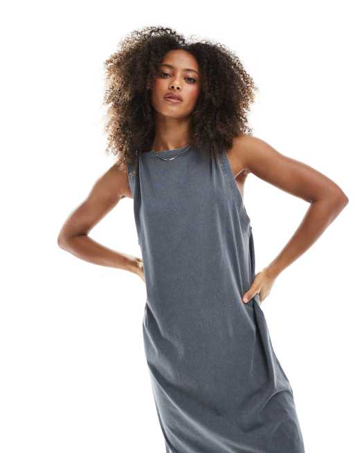 ASOS DESIGN – Grå, tvättad, rak och ärmlös midiklänning med snurrat axelband, 2 av 4