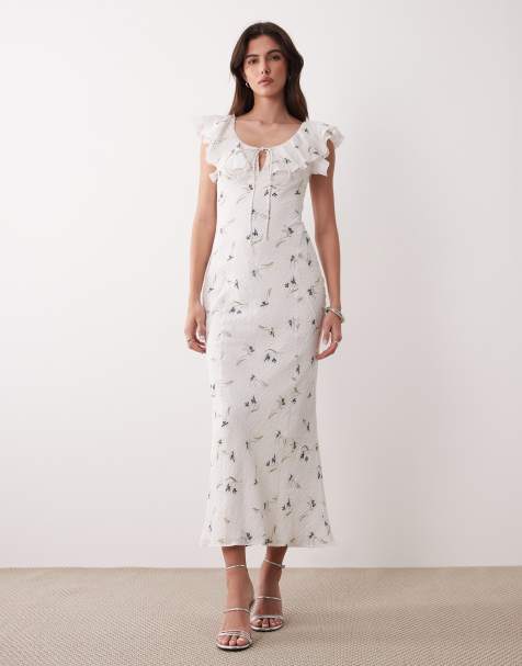 ASOS DESIGN – Gräddvit, blåblommig och texturerad maxiklänning med volang och hjärtformad halsringning - view 1