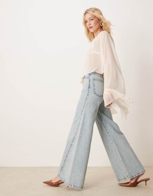 ASOS DESIGN – Gräddvit blus i chiffong med boho-stil, volymärmar och indragningar, 2 av 4