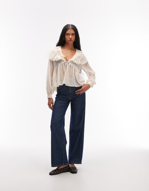 ASOS DESIGN – Gräddvit blus i chiffong med cape och volanger, 4 av 4
