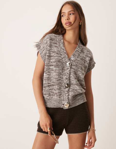 ASOS DESIGN – Gräddvit, brunt, stickat linne med silverknappar - view 1