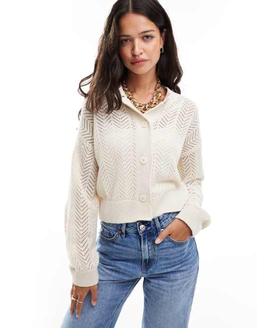 ASOS DESIGN – Gräddvit, chevronstickad och kort kofta med rund halsringning