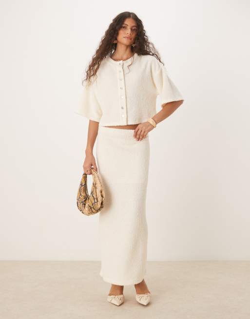 ASOS DESIGN – Gräddvit, fluffig kofta med boxig passform och sänkt axelsöm, 2 av 4