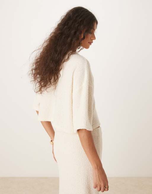 ASOS DESIGN – Gräddvit, fluffig kofta med boxig passform och sänkt axelsöm, 4 av 4
