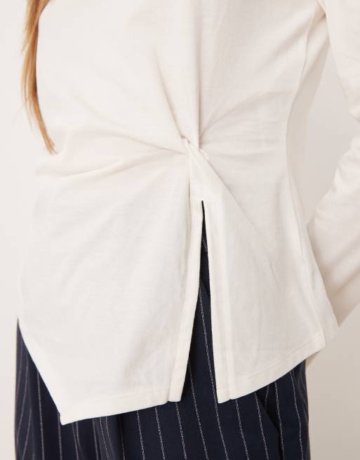 ASOS DESIGN – Gräddvit, långärmad topp med snurrad knut, 2 av 4