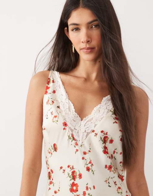 ASOS DESIGN – Gräddvit och rödblommig maxiklänning i matt satin med spets och v-ringning, 4 av 4