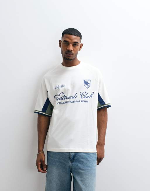 ASOS DESIGN – Gräddvit, panelsydd t-shirt i oversize med fotbollstryck, 4 av 5