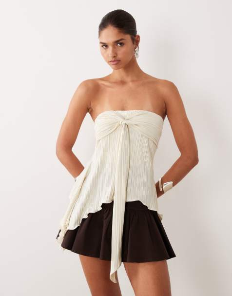 ASOS DESIGN – Gräddvit, plisserad bandeau-topp med snurrad byst - view 1