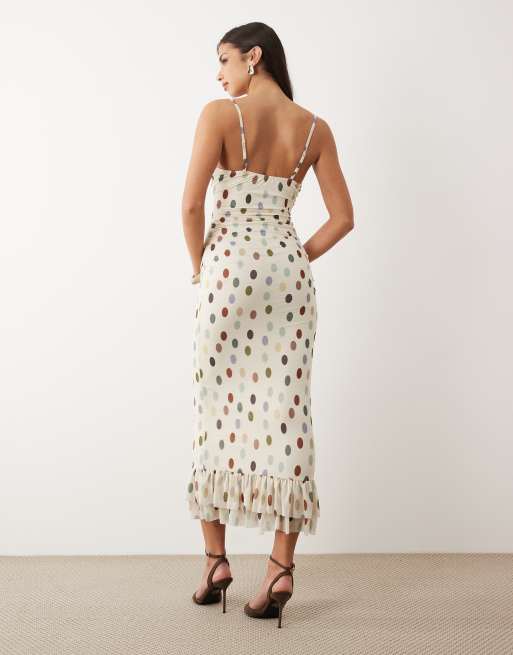 ASOS DESIGN – Gräddvit, prickig midiklänning i stretchig chiffong med volang vid bysten, 3 av 4