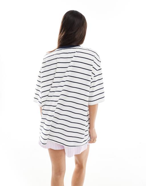 ASOS DESIGN – Gräddvit, randig t-shirt i boyfriend-modell med Positano-tryck, 3 av 4