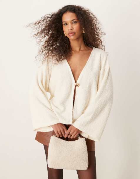 ASOS DESIGN – Gräddvit, ribbad kofta i bouclé med guldknappar - view 1