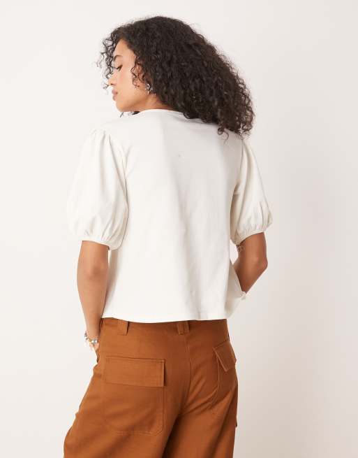 ASOS DESIGN – Gräddvit, ryschad t-shirt med knytband framtill, 2 av 4