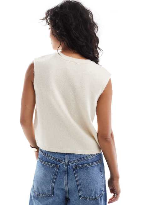 ASOS DESIGN – Gräddvit, stickad kostymväst med rund halsringning och boxig passform, 3 av 4