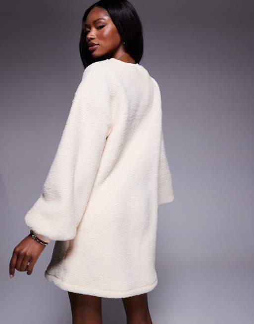ASOS DESIGN – Gräddvit, supermjuk miniklänning i teddy med långa ärmar, 2 av 4