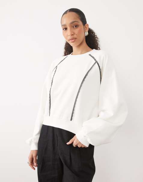 ASOS DESIGN – Gräddvit sweatshirt med spetskant - view 1