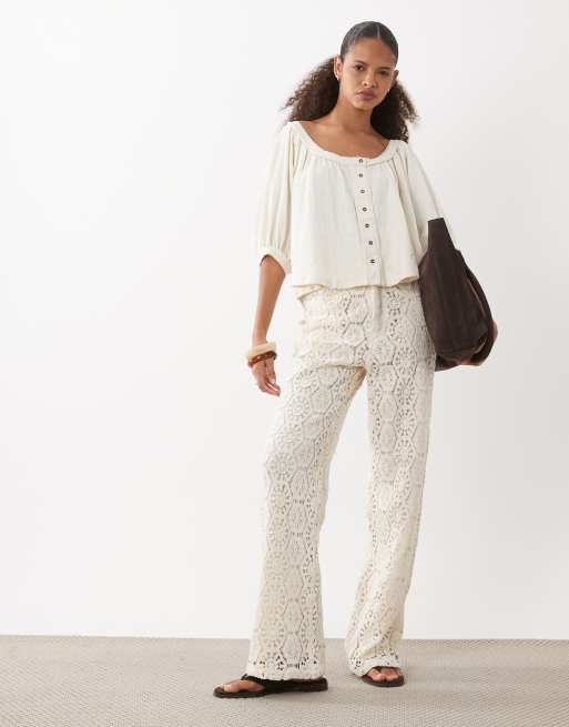 ASOS DESIGN – Gräddvit topp med broderie anglaise, knäppning och blusärmar, 2 av 4