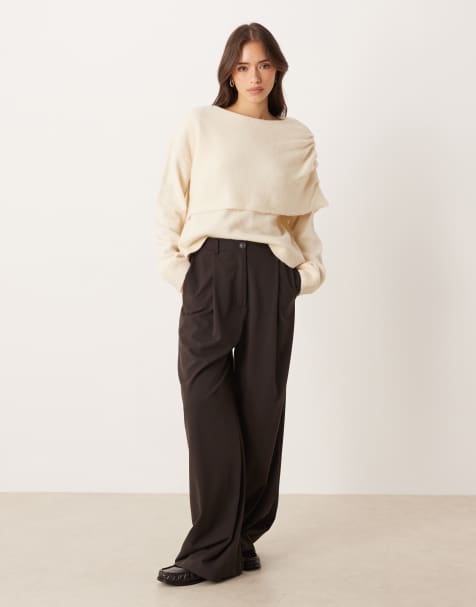 ASOS DESIGN – Gräddvit tröja med asymmetrisk cape - view 1