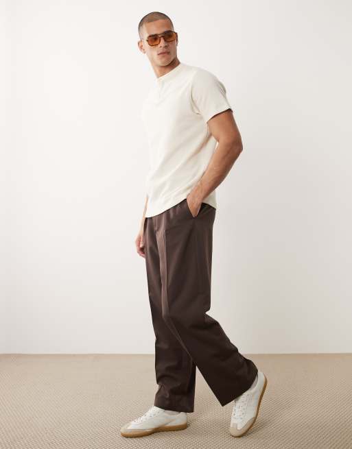 ASOS DESIGN – Gräddvit, våfflad t-shirt i regular fit med henleykrage, 2 av 5