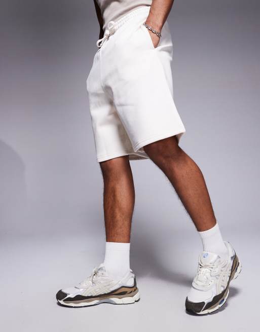 ASOS DESIGN – Gräddvita, kraftiga shorts i oversize, 2 av 5
