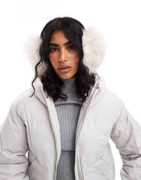 ASOS DESIGN – Gräddvita, stora öronmuffar i fuskpäls - view 1