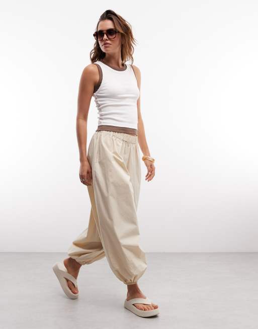 ASOS DESIGN – Gräddvitt och brunt, ribbat linne med falskt underlager, 2 av 4