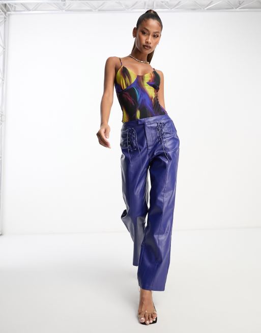 ASOS DESIGN – Grafiskt mönstrad body med smala axelband och kupor i mesh , 3 av 4