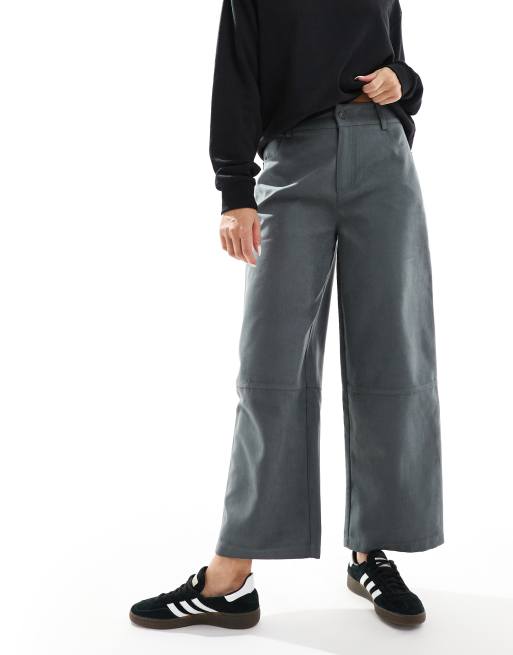 ASOS DESIGN – Grafitowe spodnie z baryłkowymi nogawkami z imitacji zamszu 