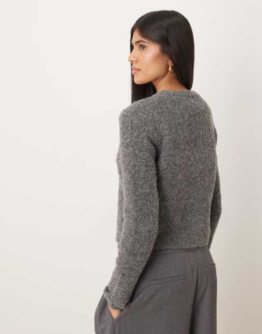 ASOS DESIGN – Grafitowy kardigan z dekoltem w szpic z dzianiny boucle, 4 z 4