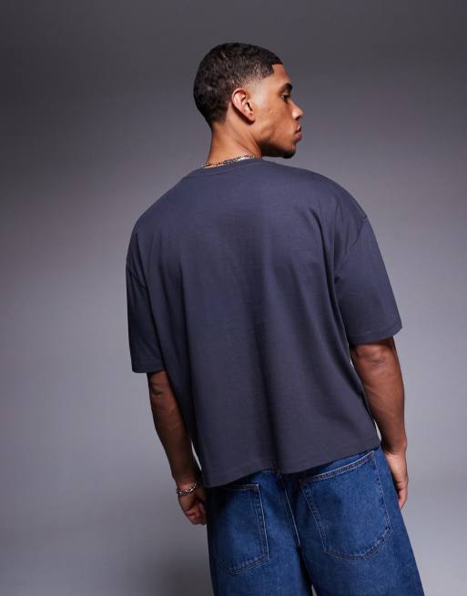 ASOS DESIGN – Grafitowy pudełkowy T-shirt oversize z grafiką tekstową, 2 z 4