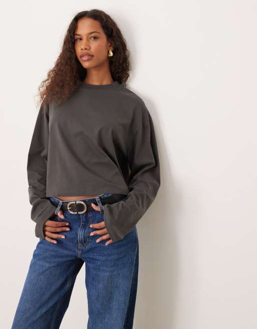 ASOS DESIGN – Grafitowy T-shirt o krótkim fasonie i pudełkowym kroju z długimi rękawami