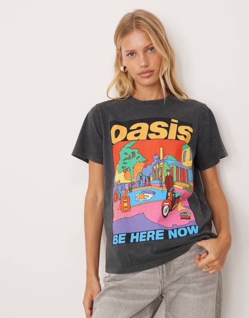 ASOS DESIGN – Grafitowy T-shirt o regularnym kroju z efektem sprania i licencjonowaną grafiką z motywem Oasis