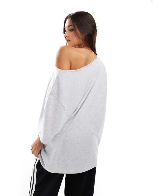 ASOS DESIGN – Gråmelerad, avslappnad t-shirt i off shoulder-modell, 3 av 4