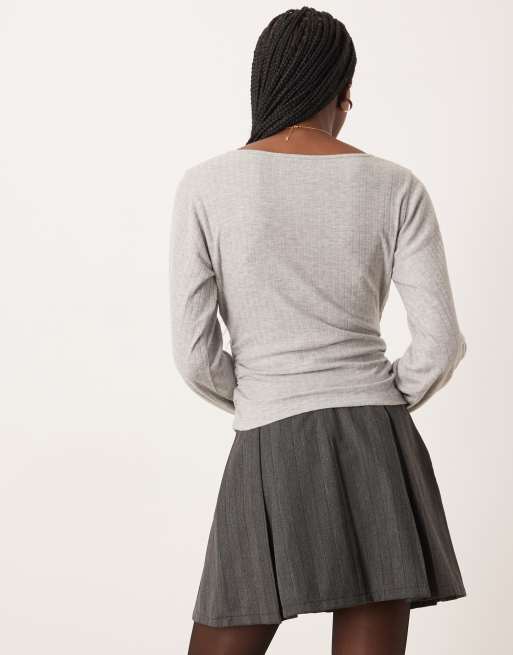 ASOS DESIGN – Gråmelerad, borstat ribbad topp med omlottdesign och långa ärmar, 4 av 4