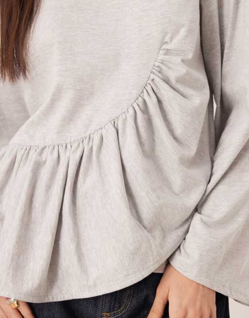ASOS DESIGN – Gråmelerad, långärmad topp med boxig passform och asymmetrisk peplumfåll, 4 av 4