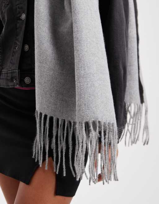 ASOS DESIGN – Gråmelerad, supermjuk halsduk med fransar, 3 av 3