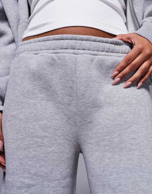 ASOS DESIGN – Gråmelerade mjukisbyxor med barrelben och dekorativ söm, del av set, 3 av 5