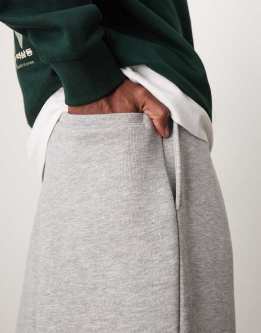 ASOS DESIGN – Gråmelerade mjukisbyxor med vida ben och veckade kanter, 2 av 5