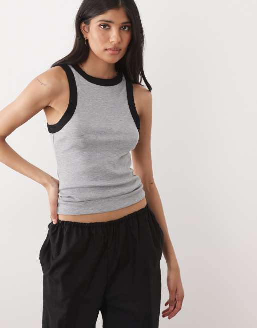 ASOS DESIGN – Gråmelerat och svart, ribbat brottarlinne med kontrastfärgad fåll, 3 av 4