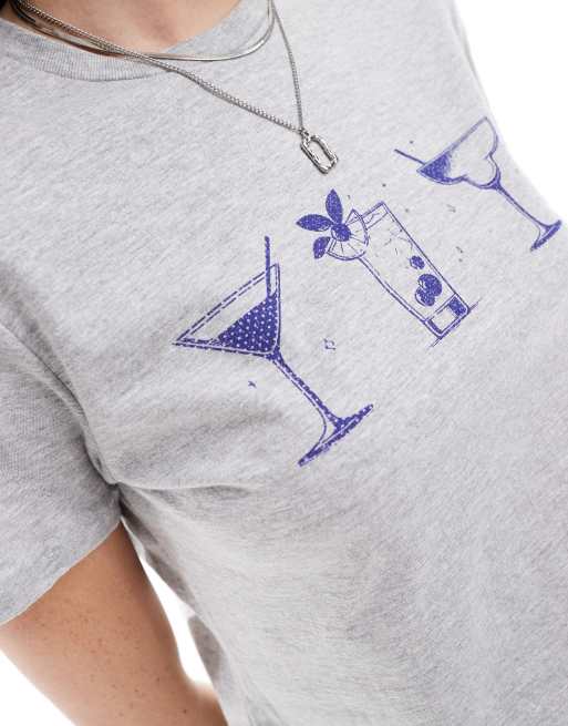 ASOS DESIGN - Gråmeleret baby-T-shirt med grafik med tre drinks, 2 af 4