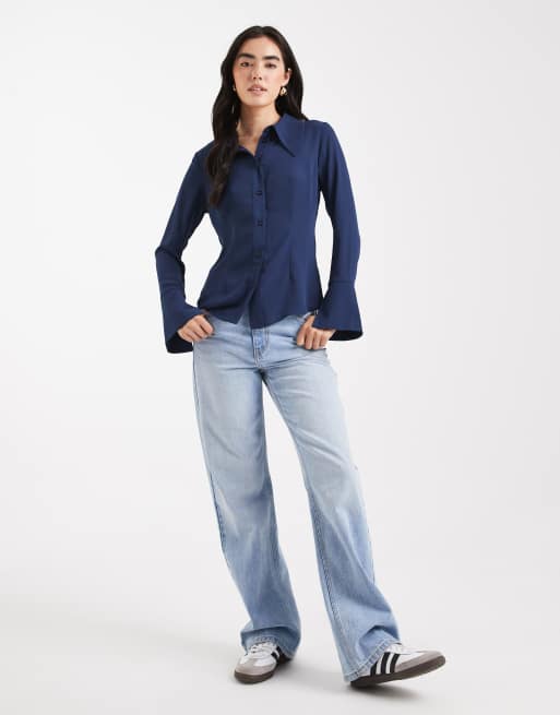ASOS DESIGN – Granatowa koszula z dużym kołnierzem i mankietami, 3 z 4