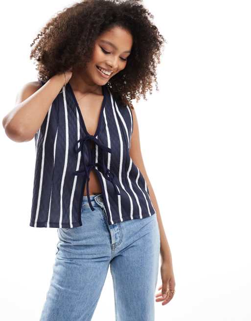 ASOS DESIGN – Granatowa pikowana kamizelka wiązana z przodu w białe paski