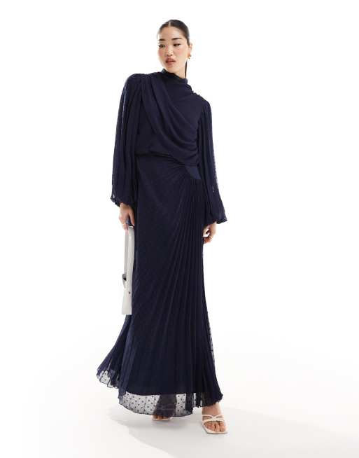 ASOS DESIGN – Granatowa plisowana sukienka kopertowa maxi z wysokim dekoltem z siateczki dobby