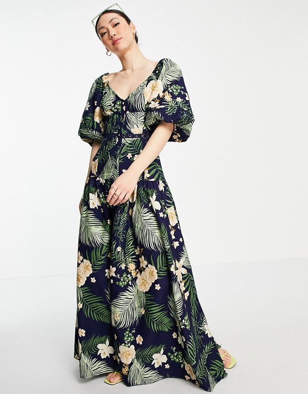  Styl Niski ASOS DESIGN – Granatowa sukienka maxi z koronkową wstawką i szczypankami w kwiatowy wzÓr Granatowy, w kwiaty