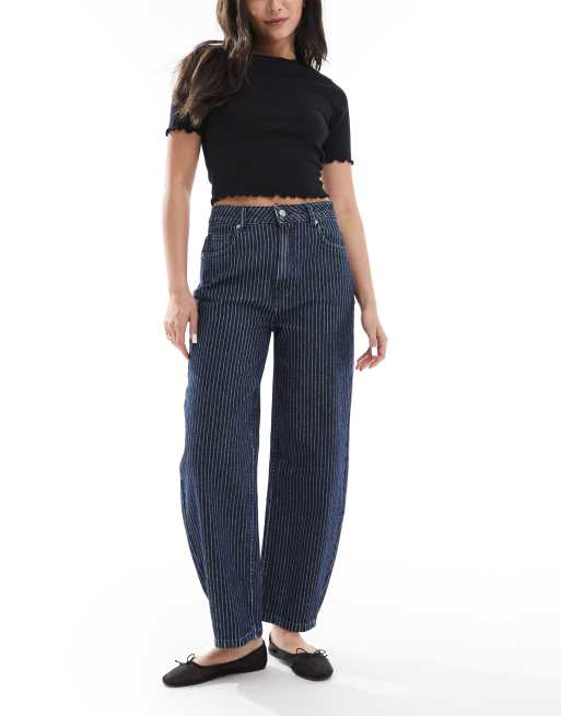 ASOS DESIGN – Granatowe jeansy barrel w paski