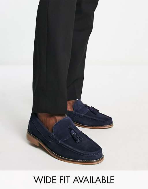 ASOS DESIGN – Granatowe zamszowe loafersy z frędzlami i podeszwą w kolorze naturalnym