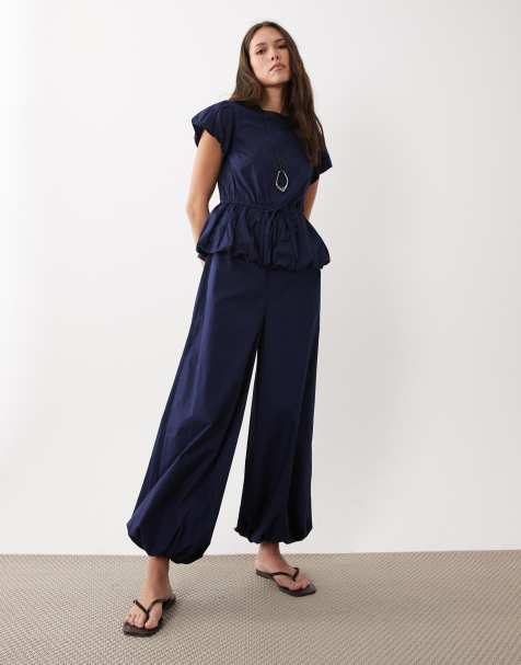 ASOS DESIGN – Granatowy kombinezon z baskinką i balonowymi nogawkami - view 1