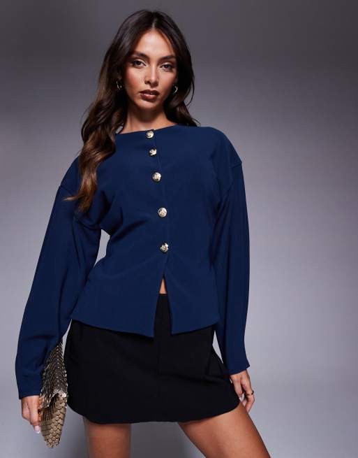 ASOS DESIGN – Granatowy prążkowany top z balonowymi rękawami i zapięciem na guziki