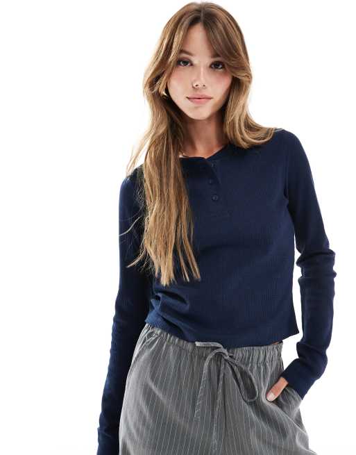 ASOS DESIGN – Granatowy T-shirt o waflowej teksturze z długim rękawem i kołnierzykiem henley